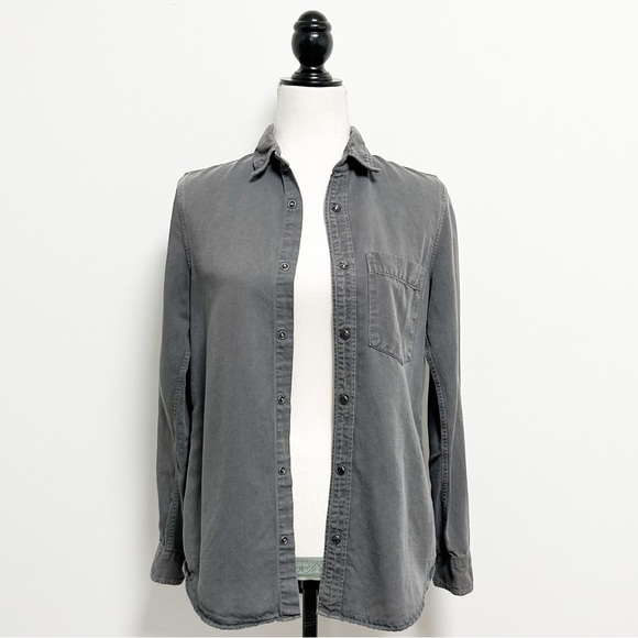 Mother Gray Worn In Washed Out Discolored Snap Button Up Collared Blouse Small - Picture 3 of 12